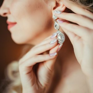 Women jewelleries areq235